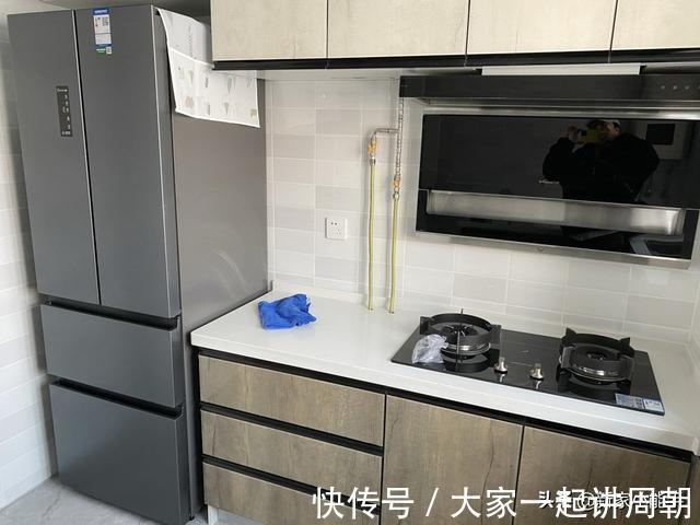吊顶|她家107平新房,全屋不做吊顶,不要电视墙,简洁又好看