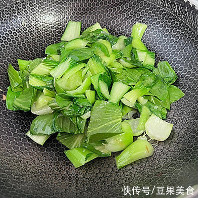 植物油|常吃素炒油菜～解腻菜的人一年也不跑一趟医院