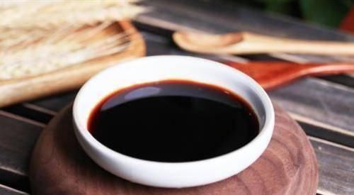 差别|吃一辈子酱油,才发现吃错了,原来生抽、老抽、酱油差别这么大