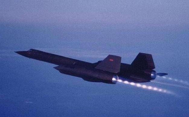 光的速度那么快,为什么撞向人不会产生撞击力这里告诉你原因