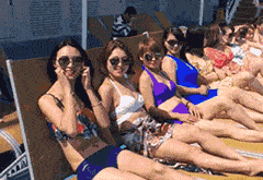 |搞笑GIF:女人扎堆儿的时候,是不是有种全都超漂亮的错觉?