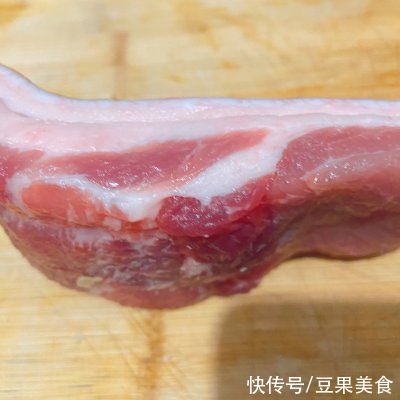 上桌前不被看好的家常版梅菜扣肉，吃完却逆风翻盘