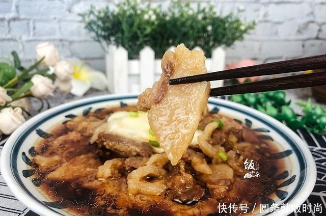 五花肉|五花肉别红烧了,加酱油腌一晚上,再加个鸡蛋上锅蒸,好吃不油腻