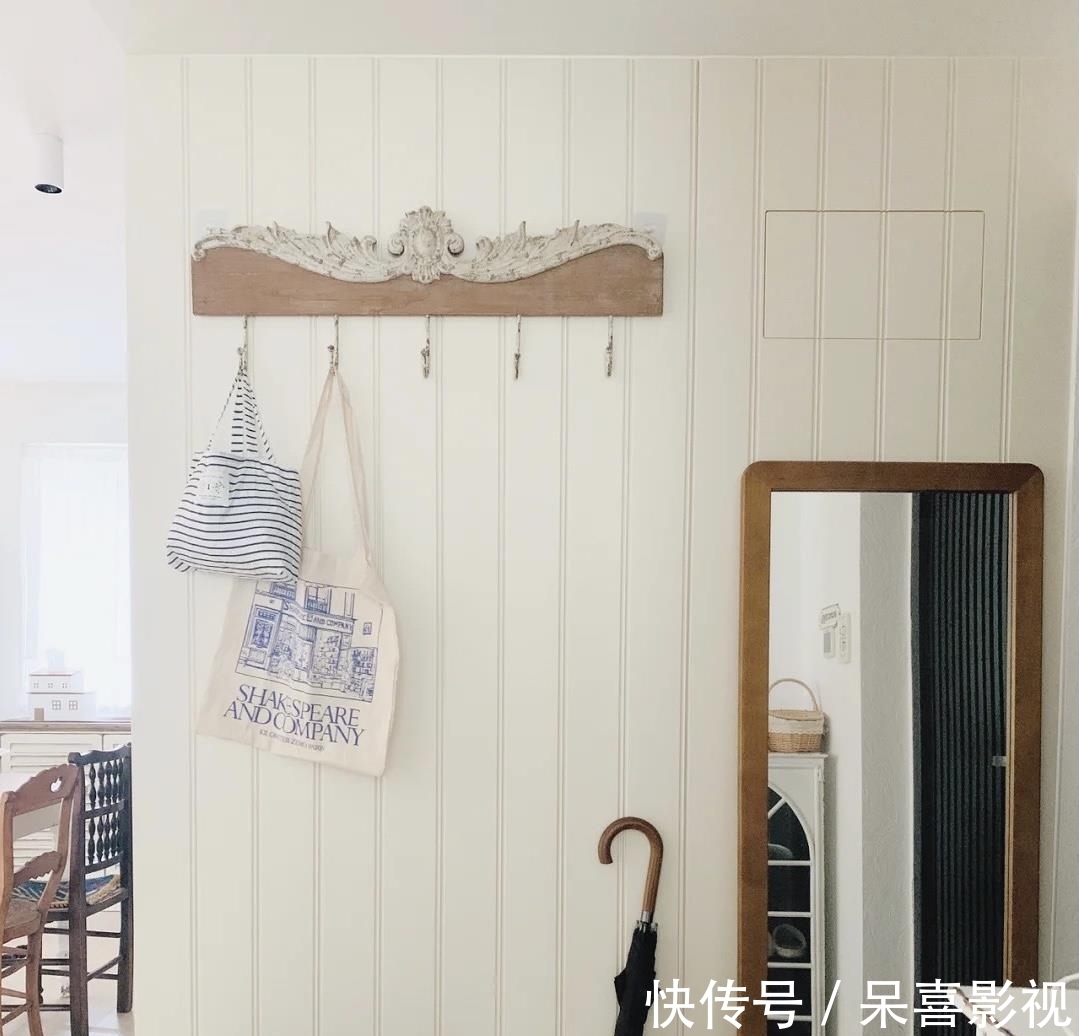 护墙板|参观了这个家,才明白什么叫高雅,全屋大白墙,竞没有一丝的俗气