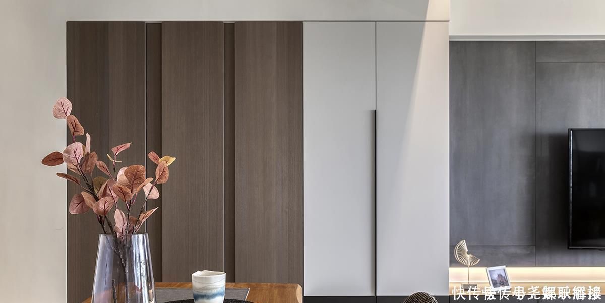 品味四讲|一个人的80㎡小家,极简又高级,一进门就被迷住