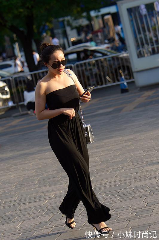 穿搭 街拍路人,简约又耐看的穿搭参考,让你秀出时尚魅力