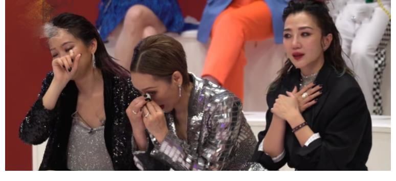 哥哥姐姐不一样,哥哥们不爱训练想偷懒,姐姐们那时候都练疯了