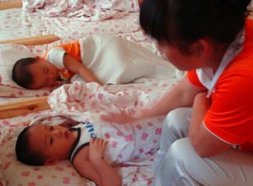 奶瓶|为了宝宝的健康,家里这3样东西,最好5个月换一次,宝妈别心疼钱