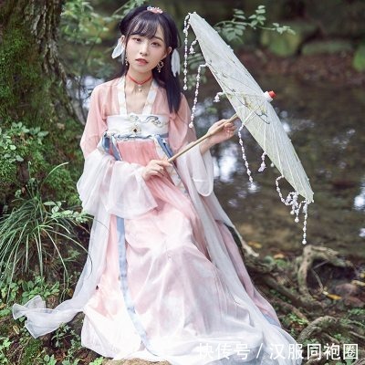穿着汉服|想体验一场说走就走的汉服旅行?这些挑选汉服的方法你值得拥有