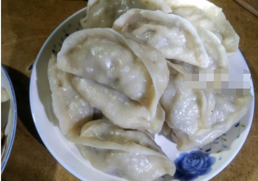 倍馋这饺子,比煮的省事,尤其这菜做馅,清香味美