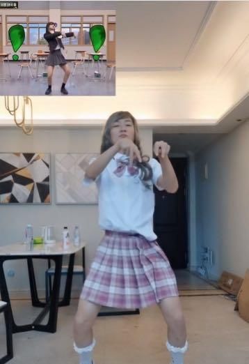 眼睛|酷酷的鑫放飞自我，穿JK女装上街买菜！网友直呼：辣眼睛！