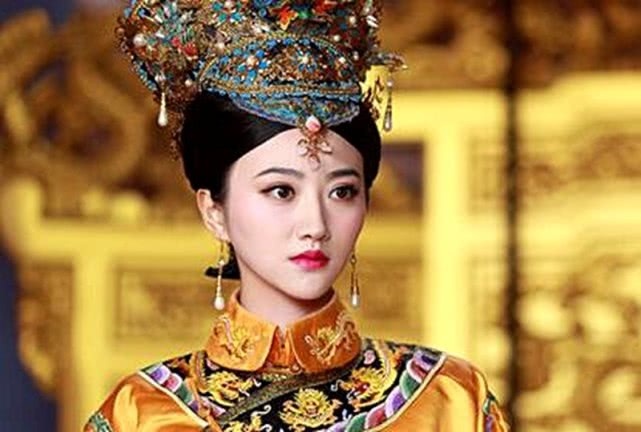 皇八女|康熙不在家时，皇贵妃生了个女儿，一个月后康熙把女儿烧了