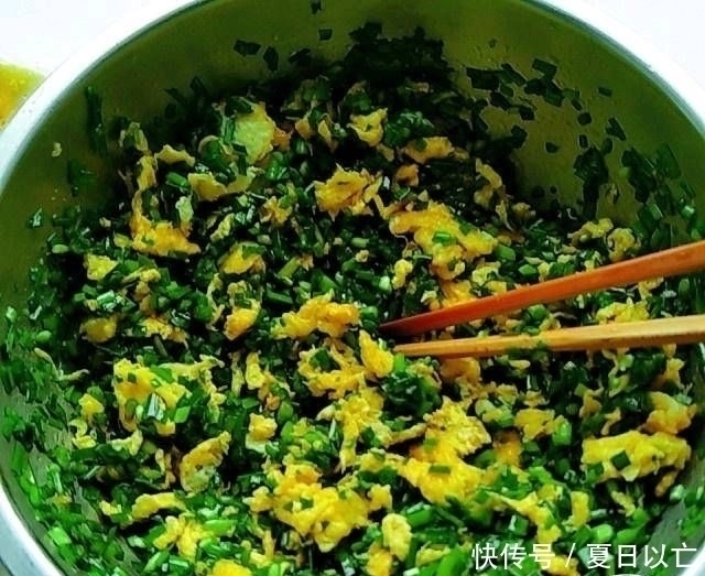 韭菜盒|薄饼韭菜盒，清爽柔软，省去揉滚步骤，省时省力