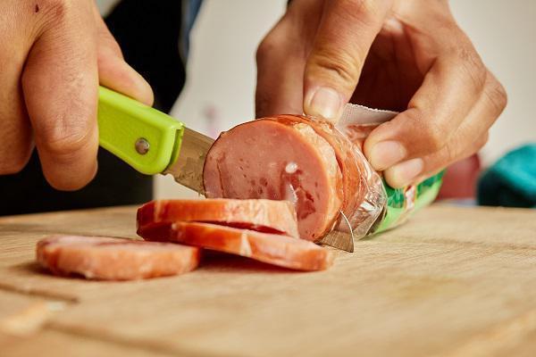 人造|提醒3种肉里面藏有大量胶,为了健康,尽量少往家里买