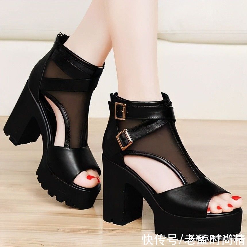 白脚|姑娘，你有一双那么美的白脚，当然要配上这样的凉鞋