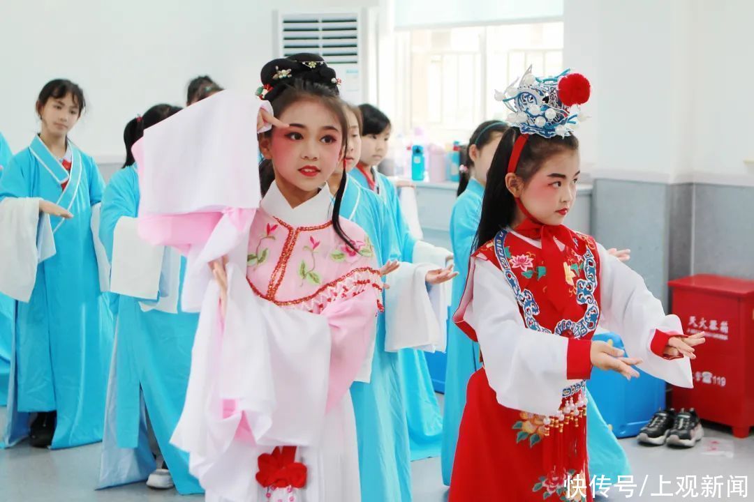 传承|戏曲进校园，传承在身边