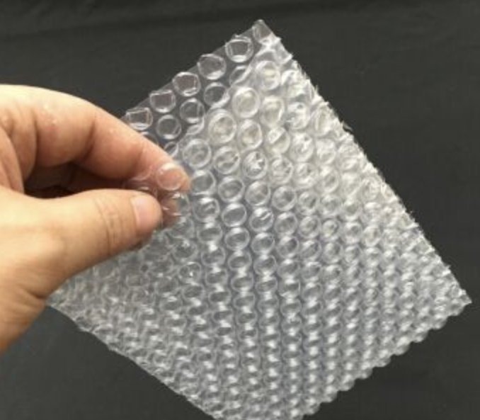 快递气泡膜千万别扔,放在卫生间和厨房,一年能省不少钱