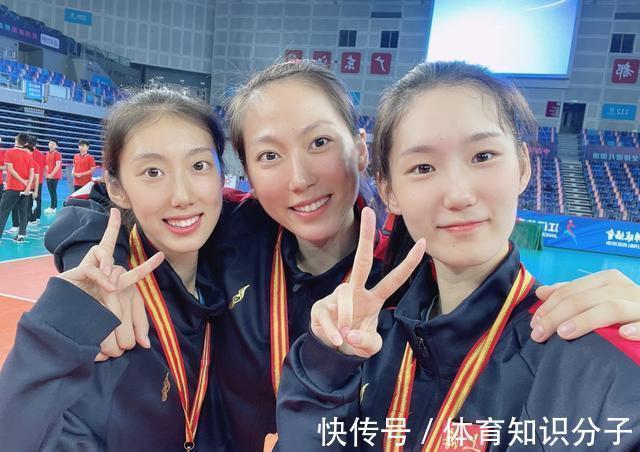 许晓婷|中国排协更正女排全锦赛最佳阵容名单,小将刘哲宁位列第一主攻