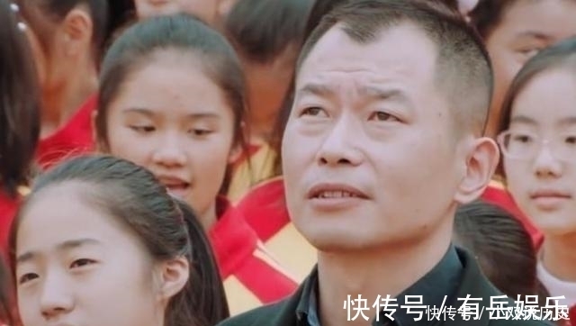 女孩|14岁女孩5年手写30万字小说，被亲爸发现后撕毁，还说“为你好”