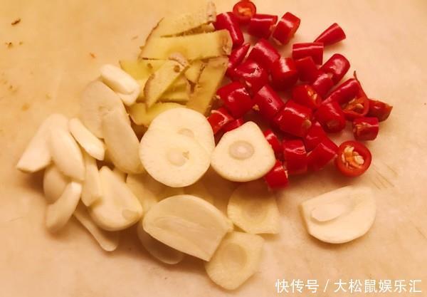 立春后，多给家人吃此菜，润肺止咳化痰，2块钱一斤真值