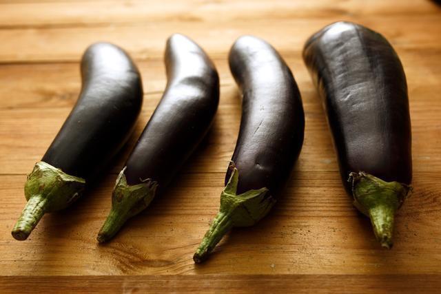 脂肪酶|医生不想脑出血,高血压患者需远离4种食物,莫不当回事