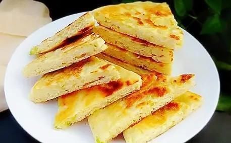 色泽|这才是发面饼的好吃做法，色泽金黄，香软可口，比面包还要好吃！