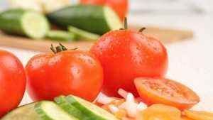 维生素c|西红柿是“养颜果”,但不能和它同食,可惜很多人不知道!