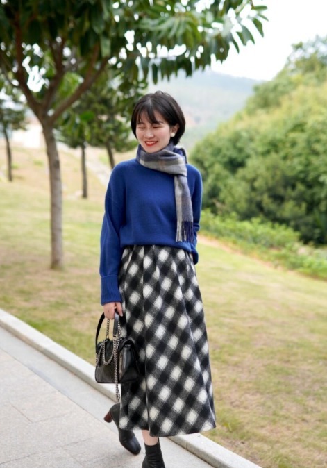 博主|入冬后的高级感从何而来?靠一件“针织衫”就可以搞定,时髦大气