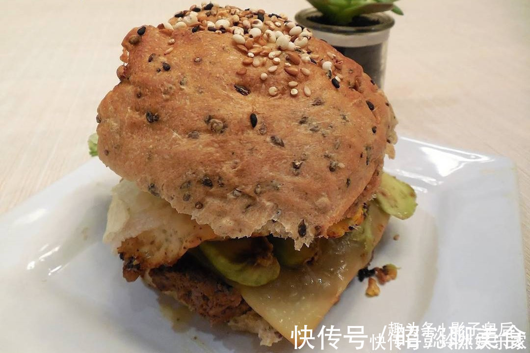 比馒头简单，比包子好吃，我家隔三差五做一次，一出锅就抢光！