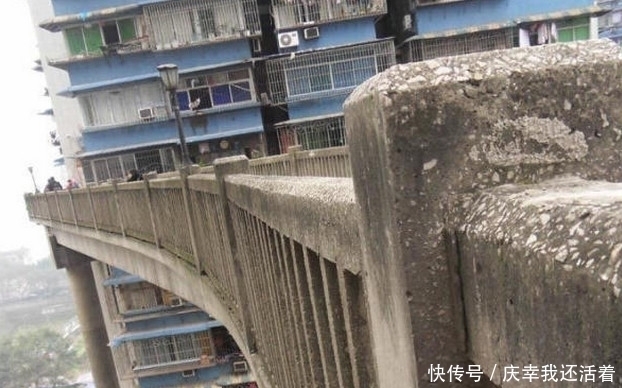 中国最“傲娇”天桥，市民经过后都直呼很过瘾