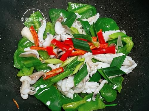  干煸墨鱼，过年必备下酒小菜，又鲜又嫩超好吃，待客家宴少不了