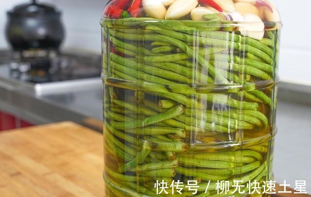 酸豆角|教你酸豆角的正宗腌法,不生白花不会坏,酸的正宗好吃,半年不坏!