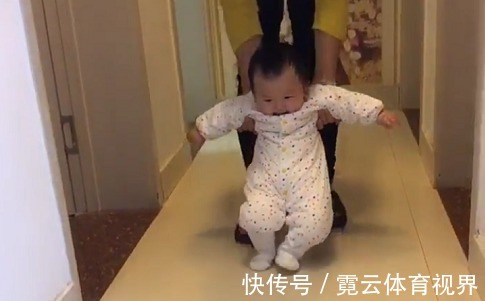 姑姑|“皮得很姑姑”带娃火了,真不愧是“生娃就是用来玩的”