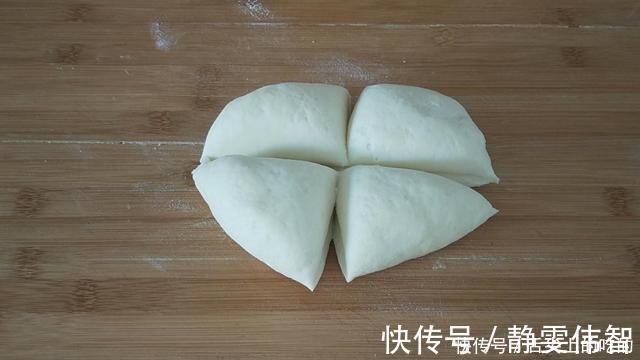 葱花饼这样做太香了，多加1种食材，外酥里软，凉了也不硬，解馋