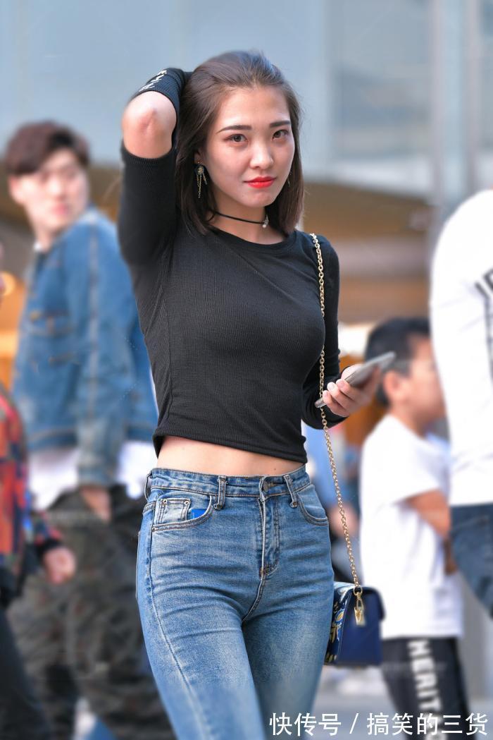 小姐姐 气质女生的牛仔裤穿搭,休闲又利落,轻松展现出了帅气有型的美