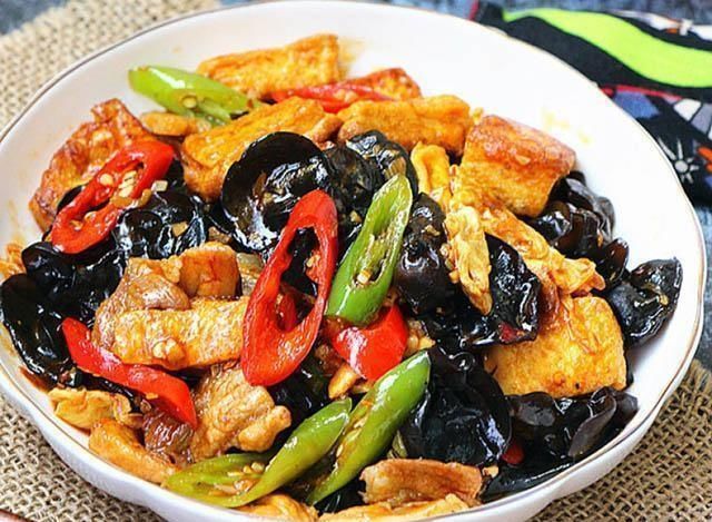 做法|美食推荐虾仁煎饼,脊骨炖土豆,木耳烧豆腐,鸭血粉丝汤的做法