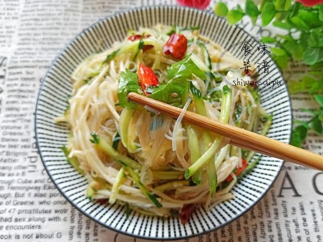 年夜饭必备的6道凉拌菜，清爽解腻，营养又美味，看着就很有食欲