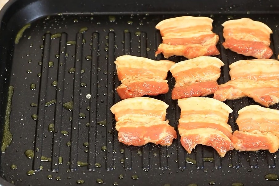 五花肉不要炒着吃了,咱们换个吃法,美味不油腻,好吃到停不下来