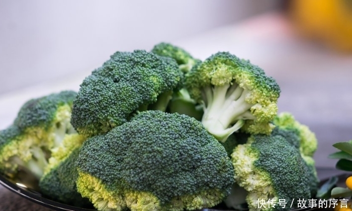 西兰花搭一宝,一起食用,食欲胃口好了,色斑