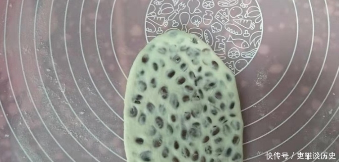 煮粥|红豆别再煮粥,我家这样吃,一卷一蒸,又软又甜,一周3回还嫌少