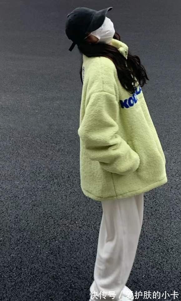 运动裤 百元级别的时尚单品摇粒绒,配半裙,搭直筒裤,初春这样穿好时髦