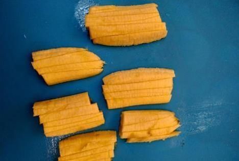 馅饼|快手香蕉馅饼,既简单又好吃,宝宝冬天吃水果也不怕凉了