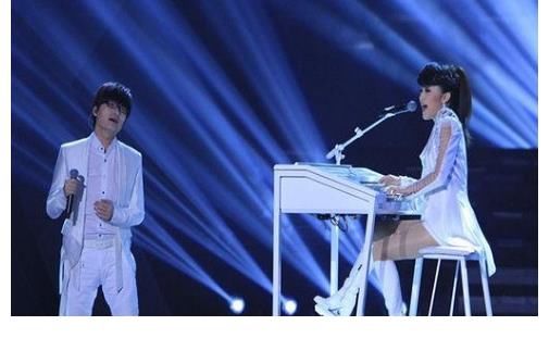 玖月奇迹“兄妹”变夫妻,星光大道冠军到5次春晚,再到彼此珍重
