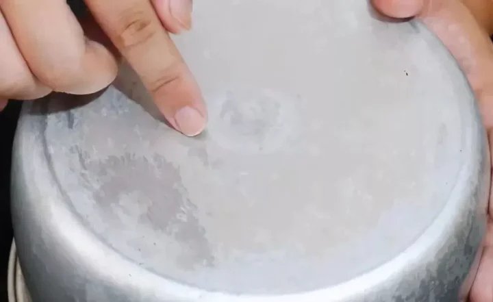 小苏打|不管电饭锅内胆多黄多脏,教你一招,顽固污垢一擦就掉,省时省力