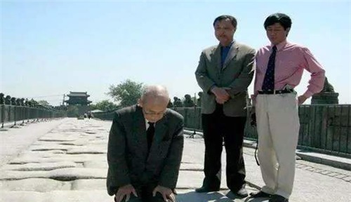 儿孙|日本老兵来中国谢罪曾迫害了33名中国女性,晚年儿孙全都意外身亡