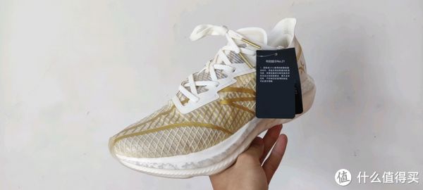 挑灯论鞋|闲来挑灯论鞋 篇六十四:痛点小改,渐趋无敌——C202gt奥运配色开箱及对比