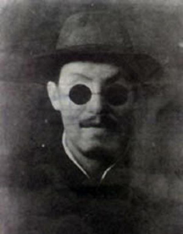 二泉映|阿炳：吃喝嫖赌全占，患上梅毒双目失明，他的音乐却只配跪着听