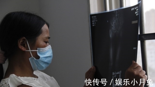 分娩|女子独自在家分娩孩子直接坠落地上,一纸诊断书让妈妈崩溃了