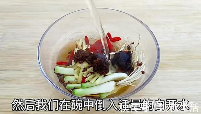 挥发油|扔葱根等于扔钱，葱根原来是个宝，作用这么厉害，太实用了