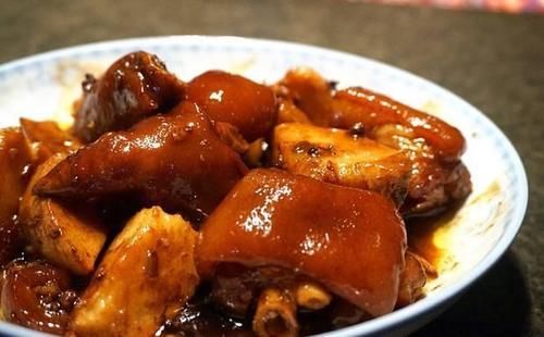 肉质|炖猪蹄,大厨教你“2多3少”,学会保证肉质软烂不腥,入口即化